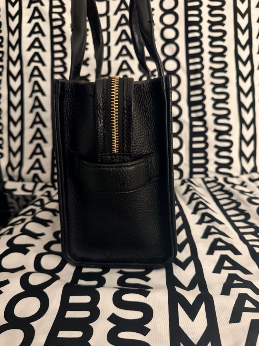 Marc Jacobs Small Leather The Tote Bag - Picture 4 of 9
